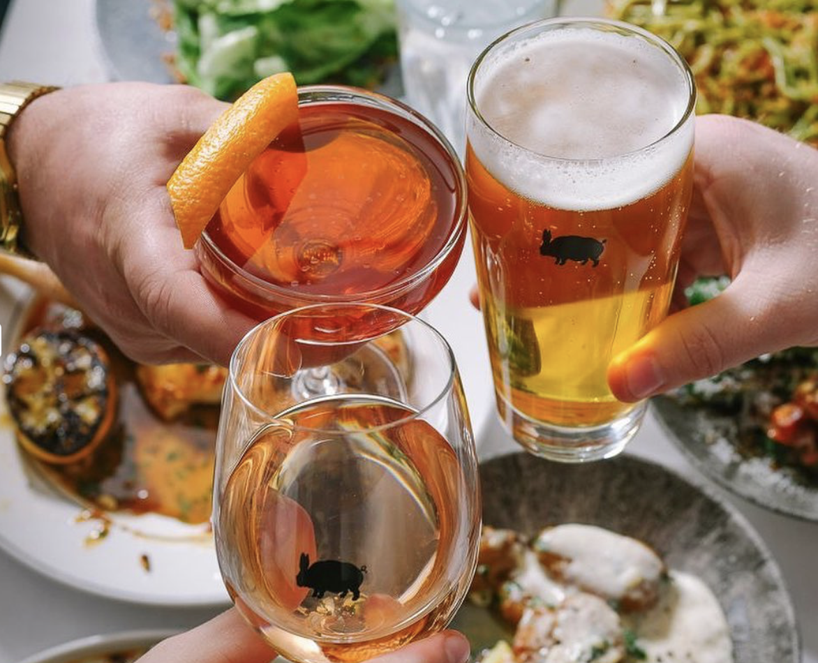 These 10+ Happy Hours In The Rittenhouse Square Area Aren't Just