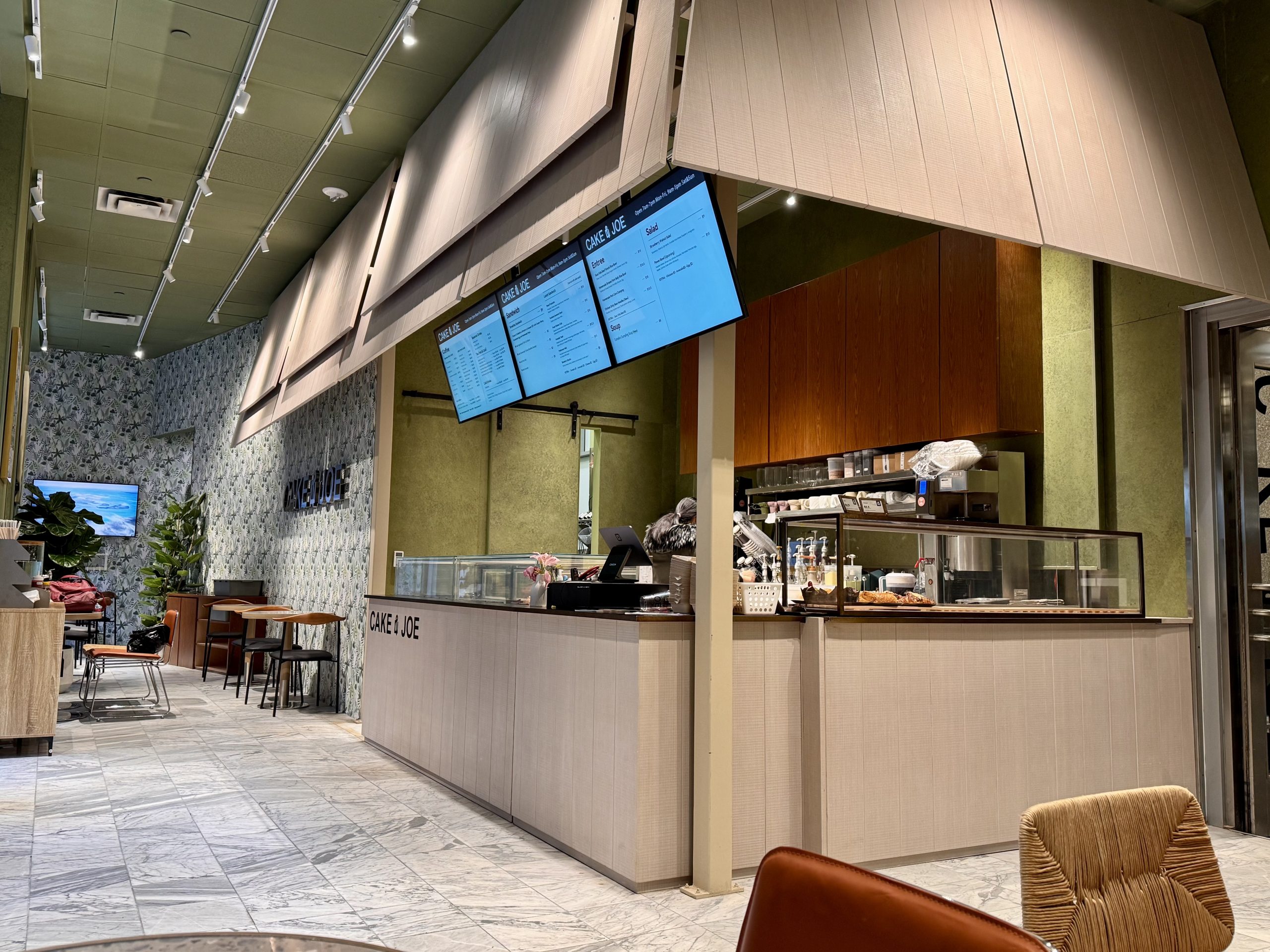 cake-joe-interior-counter-digital-menus.jpg