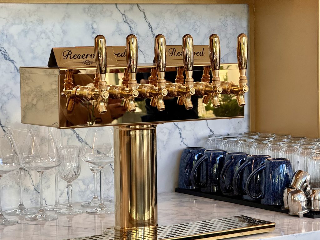 palm-vintage-cocktail-taps-evening-bar-service.jpg