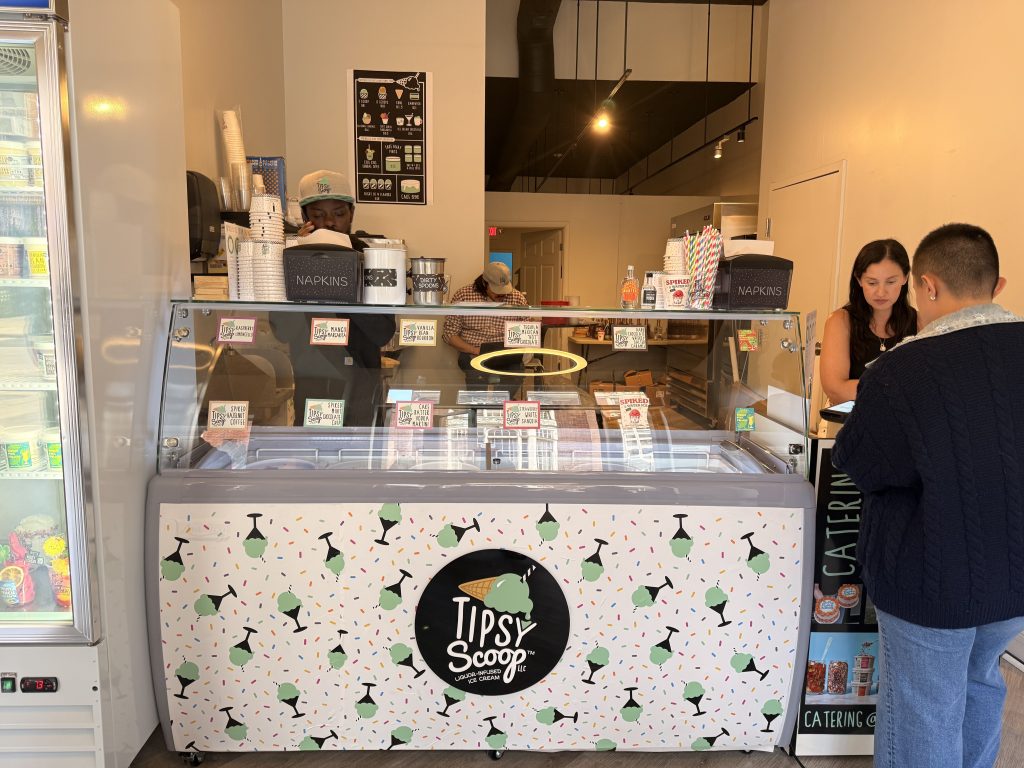 tipsy-scoop-ice-cream-counter-customer-service.jpg