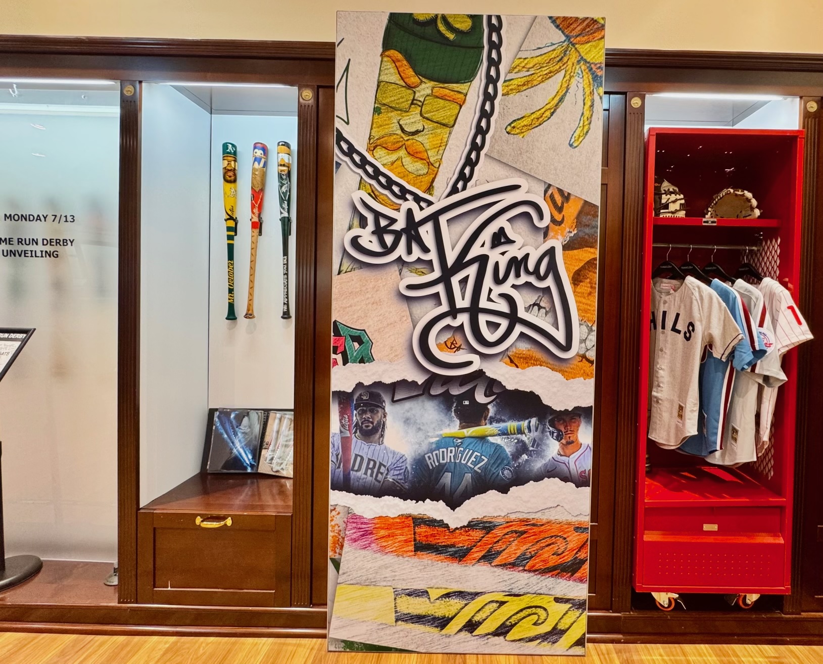 bat-king-residency-display-panel