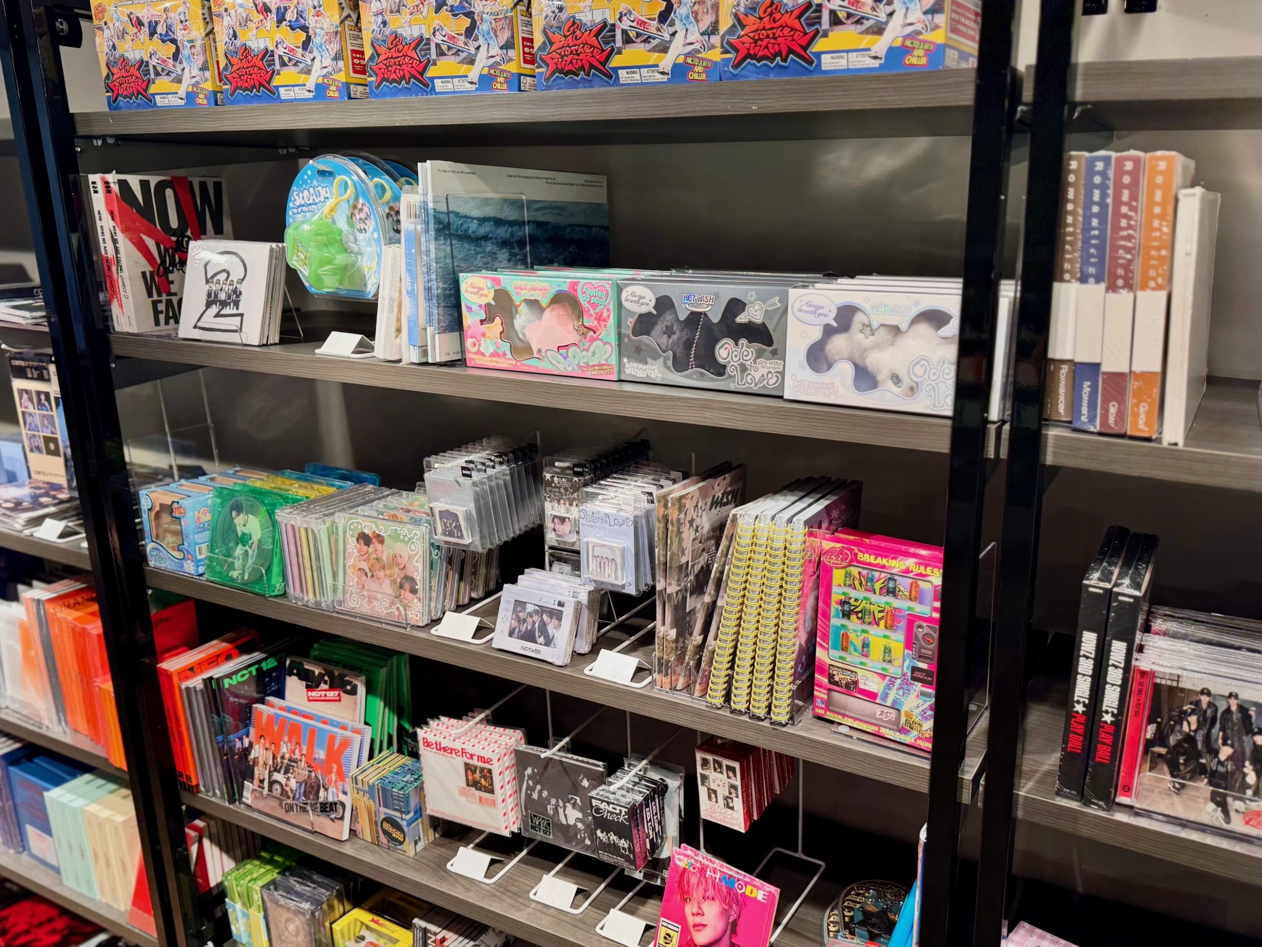 kpop-nara-album-shelves-nct-collection