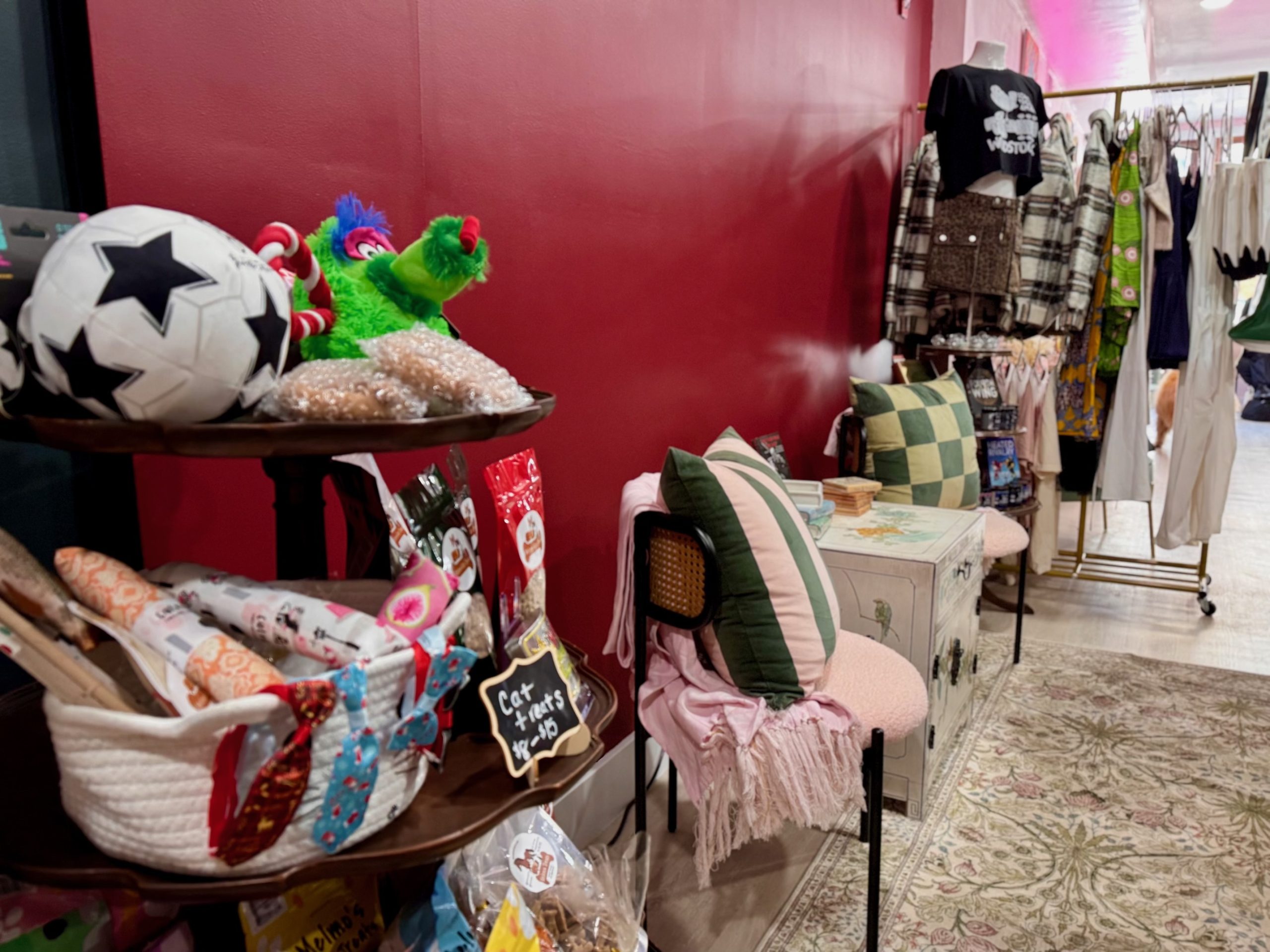 madcat-brewtique-back-interior-cozy-nook