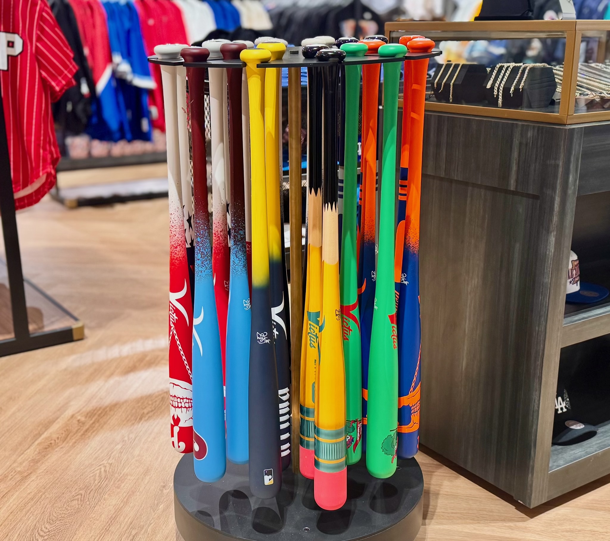 victus-bat-display-mitchell-ness-flagship
