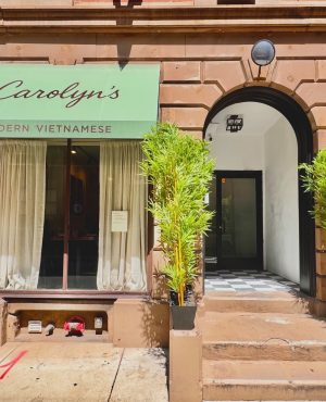 carolyns-modern-vietnamese-2015-walnut-street-exterior