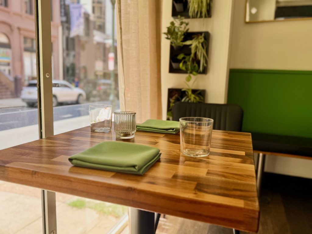 carolyns-vietnamese-window-table-walnut-street