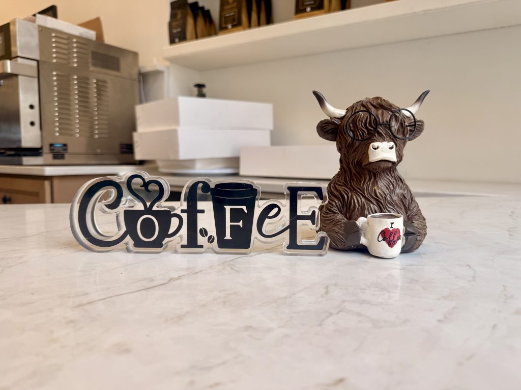 haraz-coffee-counter-highland-cow-decor