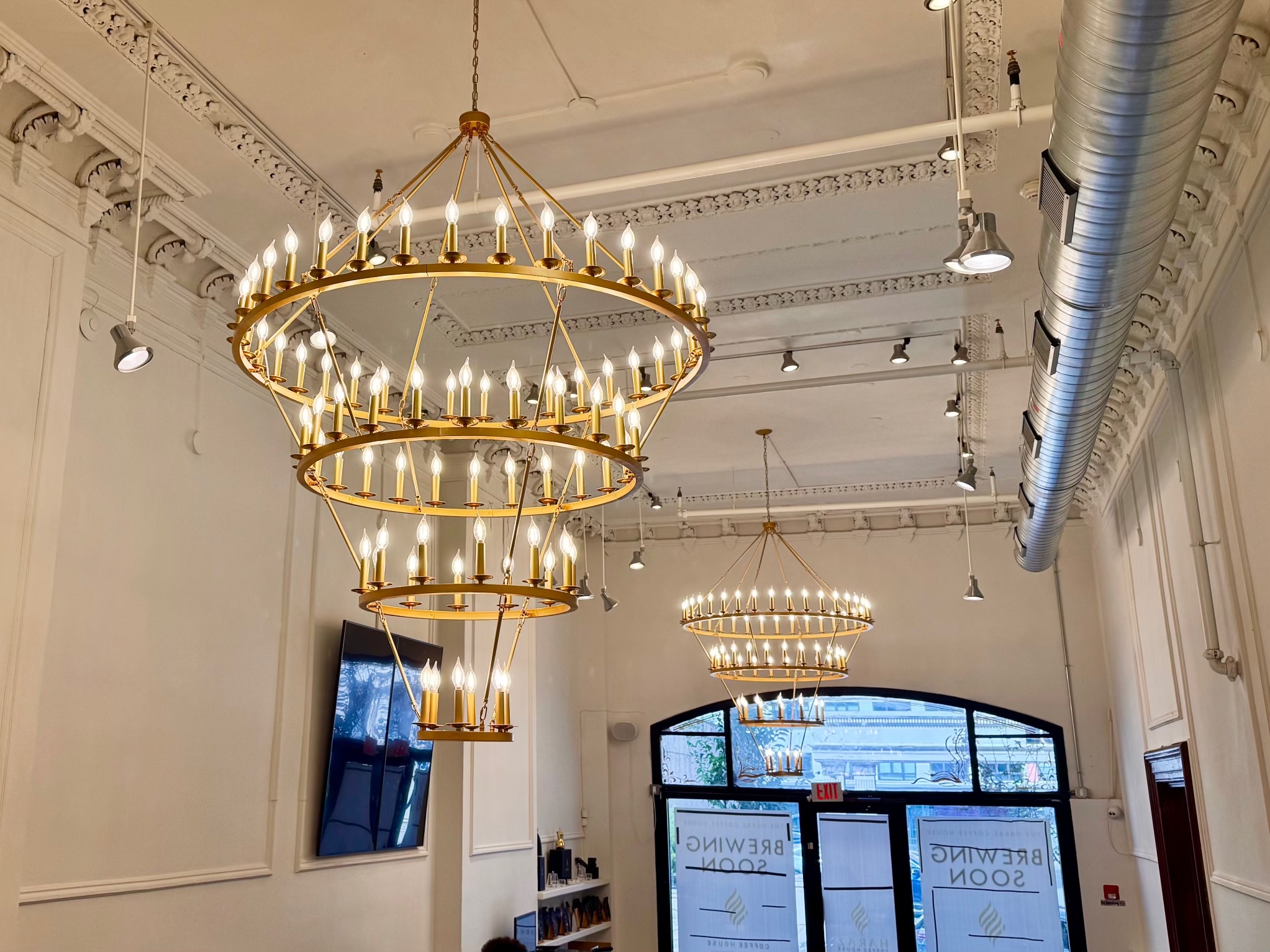 haraz-gold-chandeliers-pre-opening