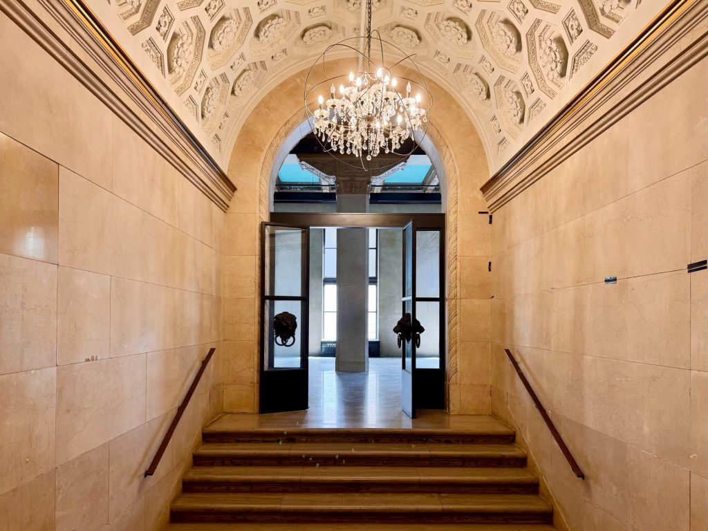 packard-grande-mezzanine-arched-entry