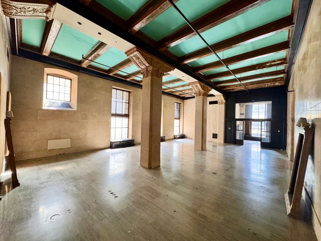packard-grande-mezzanine-columns-windows