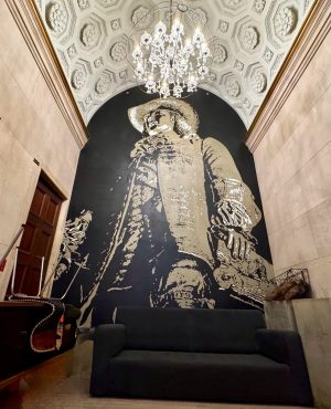 packard-grande-mezzanine-mural-lounge
