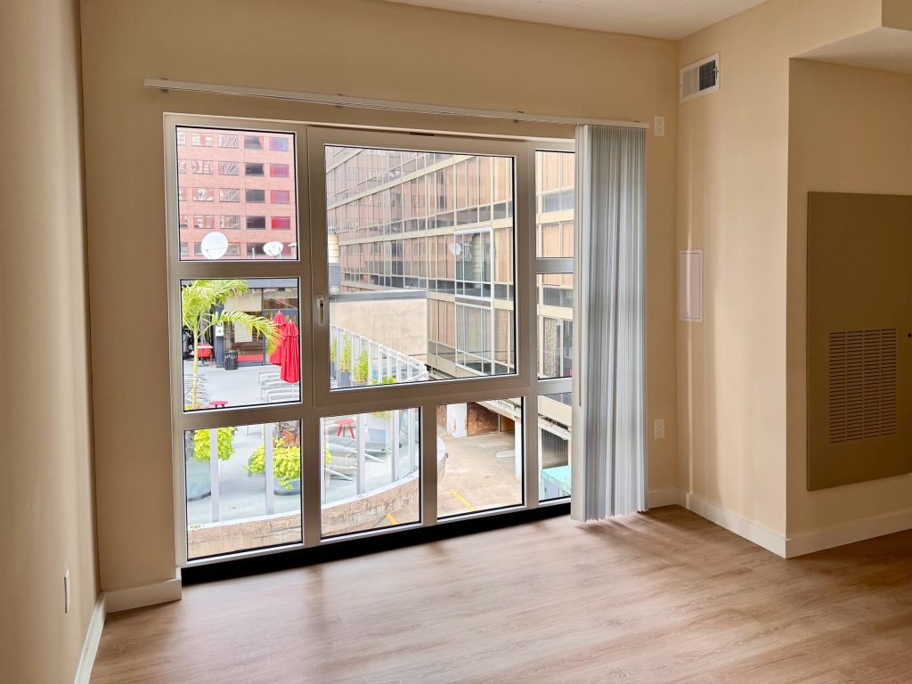 ranstead-apartment-sonesta-pool-view